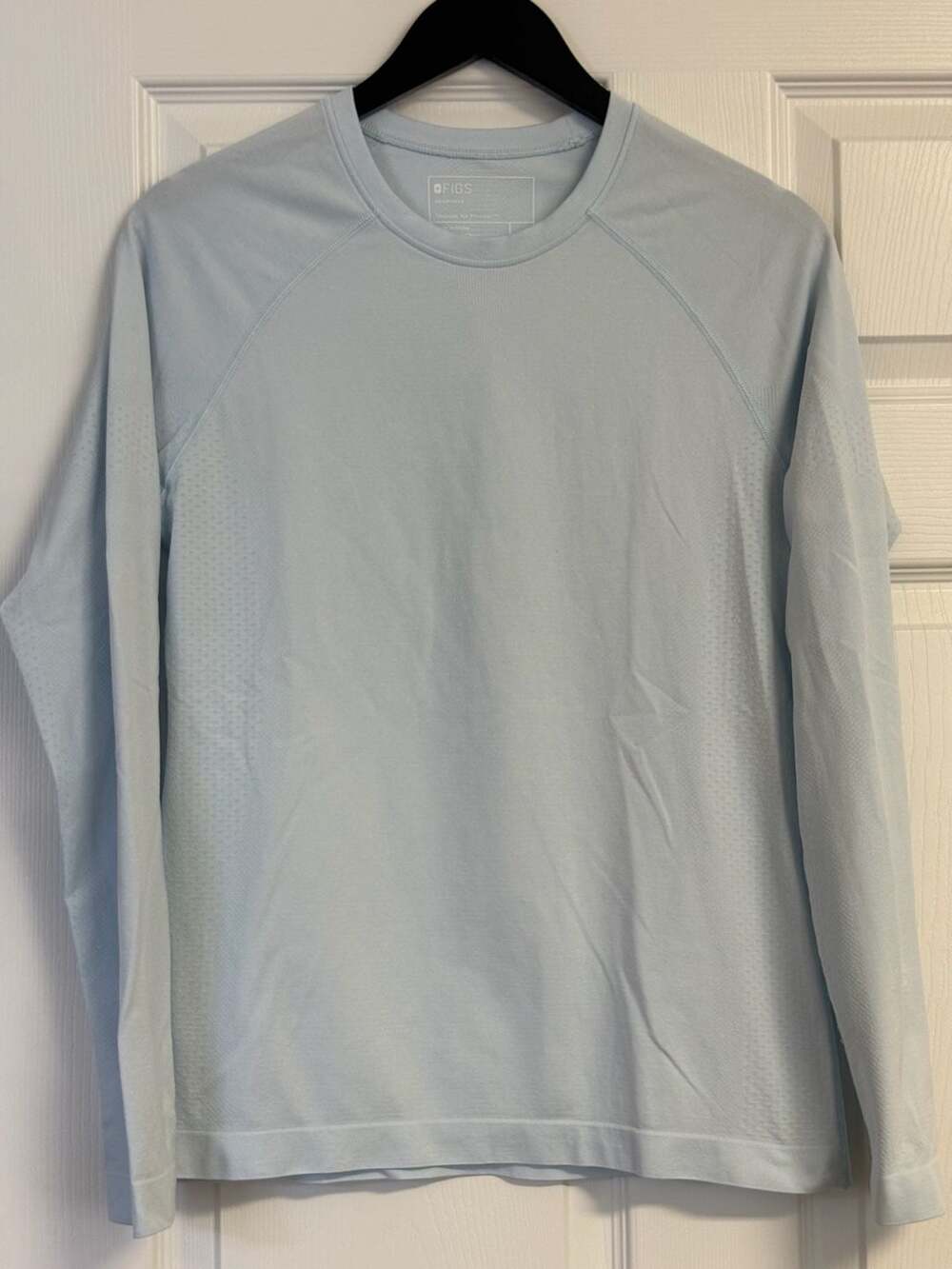 Figs Seamless Long Sleeve Crewneck underscrub shirt Size L Light Blue Top